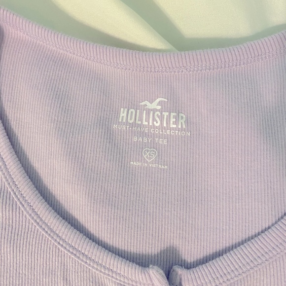 Hollister Lavender Baby Tee - Picture 3 of 3